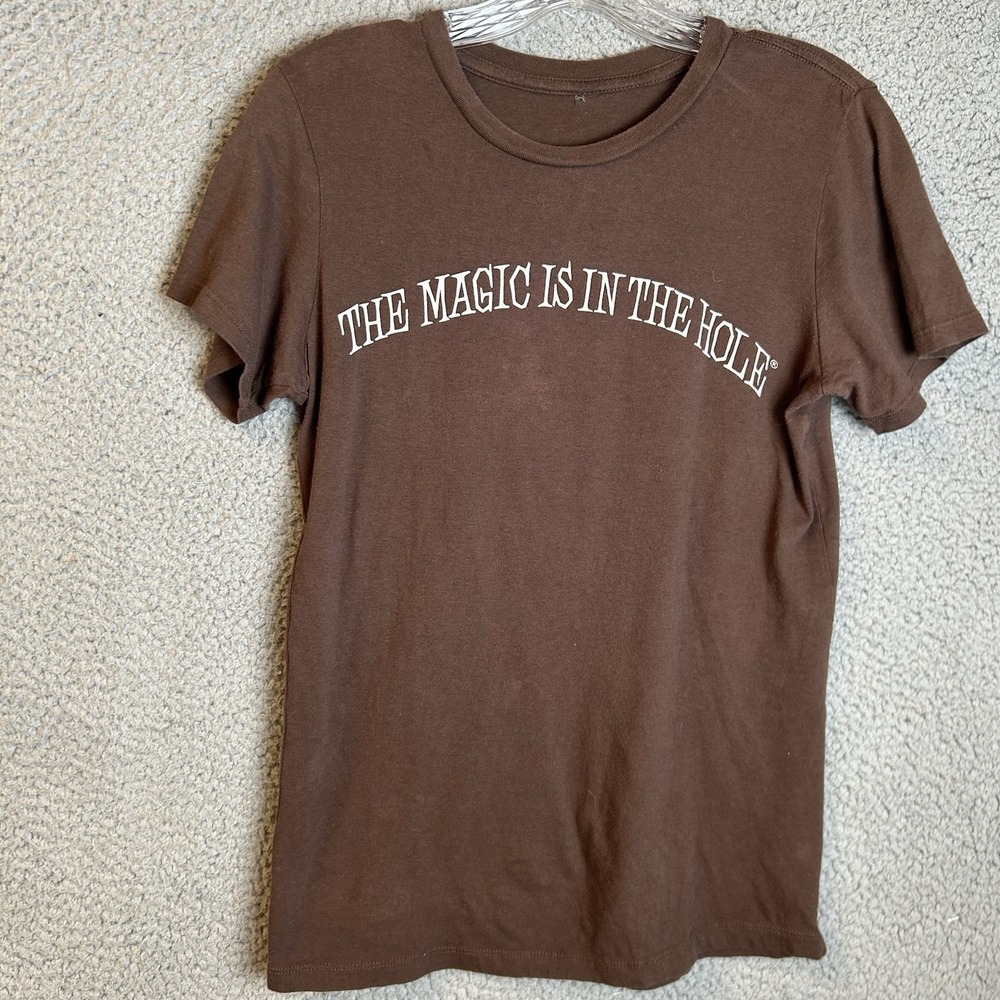 VTG Voodoo Doughnut The Magic is in the Hole Women's Sz Large T-Shirt Eugene, OR